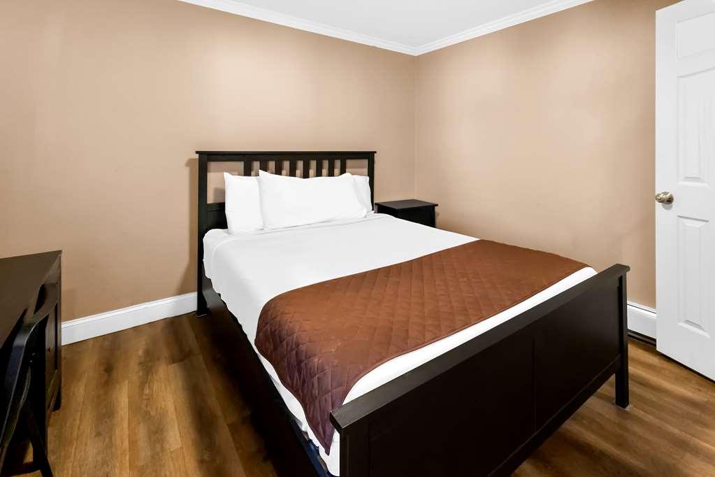 Americas Best Value Inn Avenel Woodbridge Room photo