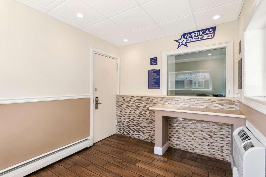 Americas Best Value Inn Avenel Woodbridge Interior photo